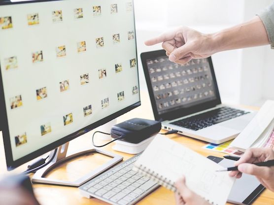 Narzędzia i platformy do tworzenia portfolio artystycznego – wybierz najlepsze rozwiązanie dla siebie